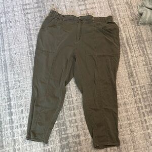Old Navy Green Cargo Pants Tapered Fit